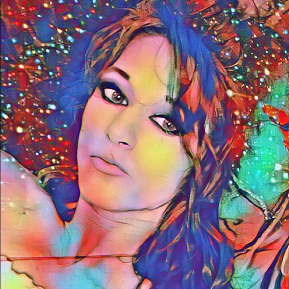 Moving sale! Any item 💚💚  3 for 10$ or 5 for 18$ - Picture 4 of 7